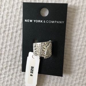 Silver detailed ring
